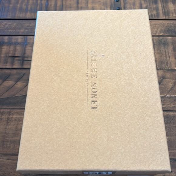 Salone Monet Anita Suede Pumps Classic Timeless Cathedral Heel NEW Size 6.5 - Picture 10 of 11